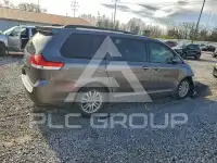 2011 Toyota SIENNA фото
