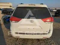 2011 Toyota SIENNA photo