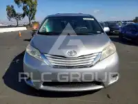 2011 Toyota SIENNA фото