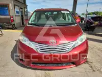 2011 Toyota SIENNA фото