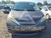 2011 Toyota SIENNA photo