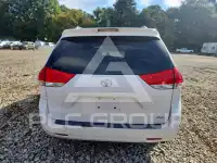 2011 Toyota SIENNA фото