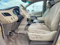 2011 Toyota SIENNA фото