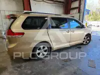 2011 Toyota SIENNA фото