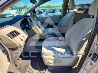 2011 Toyota SIENNA фото