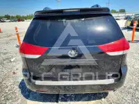 2011 Toyota SIENNA фото