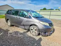 2011 Toyota SIENNA photo