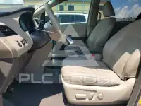 2011 Toyota SIENNA photo