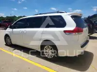 2011 Toyota SIENNA фото