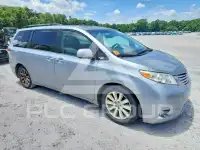 2011 Toyota SIENNA фото