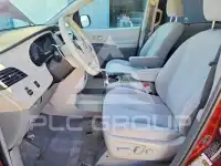 2011 Toyota SIENNA photo