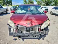 2011 Toyota SIENNA photo