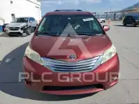 2011 Toyota SIENNA фото