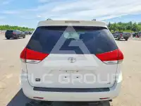 2011 Toyota SIENNA фото