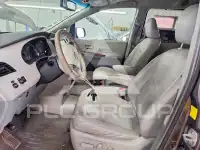 2011 Toyota SIENNA фото