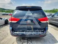 2011 Toyota SIENNA фото