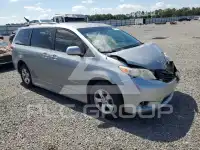 2011 Toyota SIENNA photo
