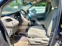 2011 Toyota SIENNA фото
