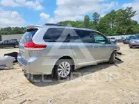 2011 Toyota SIENNA фото