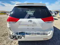 2011 Toyota SIENNA photo