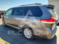 2011 Toyota SIENNA фото