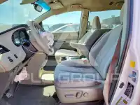 2011 Toyota SIENNA фото