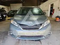 2011 Toyota SIENNA фото