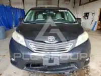 2011 Toyota SIENNA фото