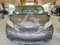 2011 Toyota SIENNA photo