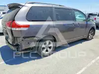 2011 Toyota SIENNA фото