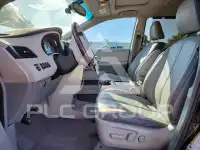 2011 Toyota SIENNA фото