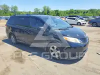 2011 Toyota SIENNA photo