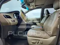 2011 Toyota SIENNA фото