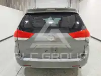 2011 Toyota SIENNA photo