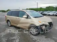 2011 Toyota SIENNA photo