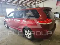 2011 Toyota SIENNA photo