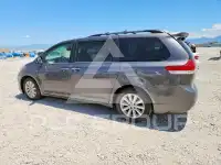 2011 Toyota SIENNA фото