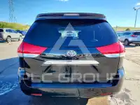 2011 Toyota SIENNA фото