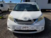 2011 Toyota SIENNA фото
