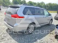 2011 Toyota SIENNA фото