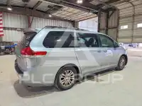 2011 Toyota SIENNA фото