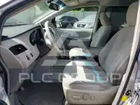 2011 Toyota SIENNA фото