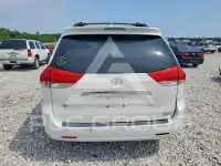 2011 Toyota SIENNA фото