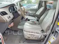 2011 Toyota SIENNA фото
