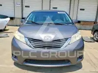 2011 Toyota SIENNA фото