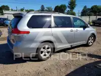 2011 Toyota SIENNA фото