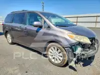 2011 Toyota SIENNA фото