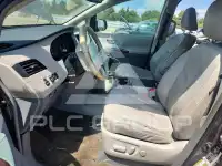 2011 Toyota SIENNA фото