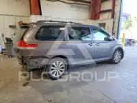 2011 Toyota SIENNA photo