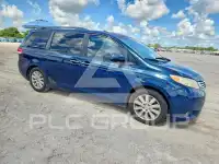 2011 Toyota SIENNA photo